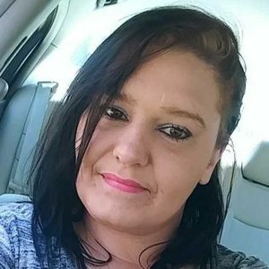 Meet your Posher, Mona